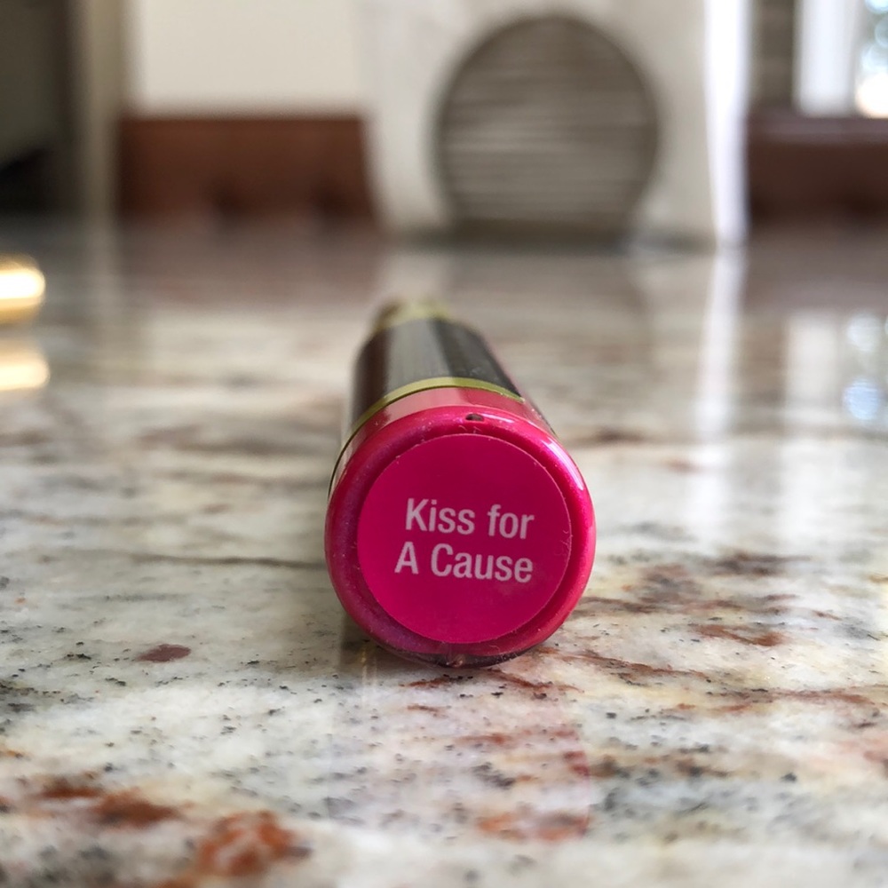 Long lasting LipSense in Kiss For a Cause